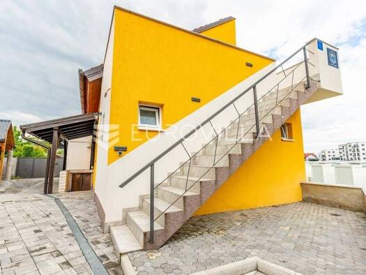 Haus zum Kauf 235.000 € 3 Zimmer 123 m² Centar Požega