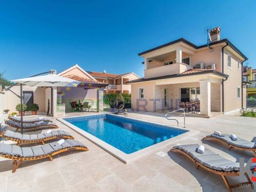 Haus zum Kauf 750.000 € 4 Zimmer 140 m² 560 m² Grundstück Poreč 52440