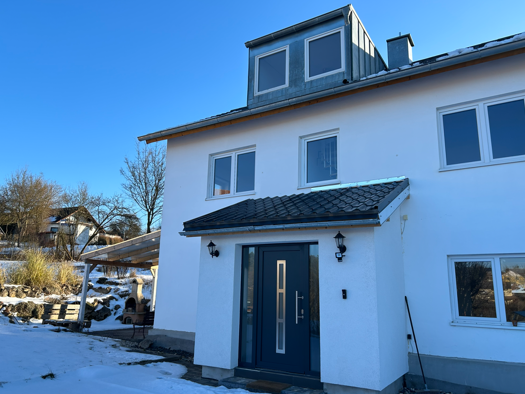 Doppelhaushälfte zum Kauf provisionsfrei 425.000 € 4,5 Zimmer 131 m² 777 m² Grundstück frei ab sofort Muggenthalerstraße 6 Eilsbrunn Sinzing 93161