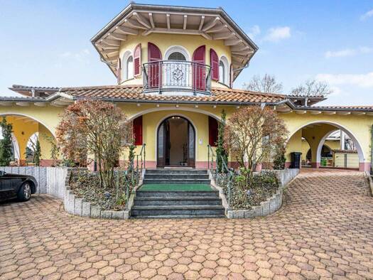 Einfamilienhaus zum Kauf 1.250.000 € 8 Zimmer 395 m² 942 m² Grundstück frei ab 01.03.2026 Murg 79730