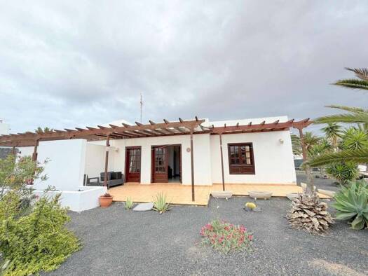 Villa zum Kauf 325.000 € 2 Zimmer 66 m² 331 m² Grundstück Yaiza 35580
