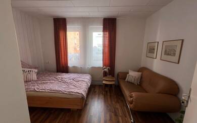 WG-Zimmer zur Miete Wohnen auf Zeit 670 € 13 m² frei ab 28.06.2025 Kirchtalstraße 0 Zuffenhausen - Mitte Stuttgart - Zuffenhausen 70435