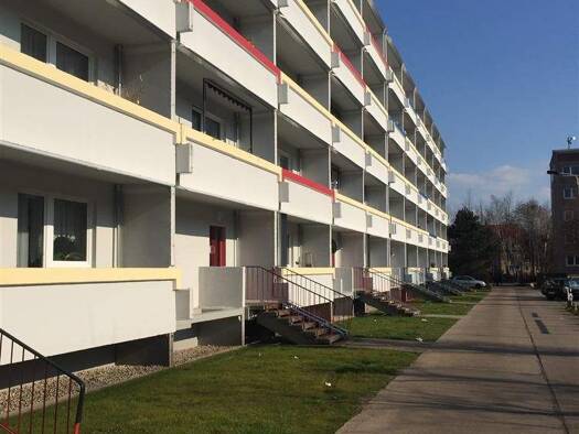 Wohnung zur Miete 450 € 3 Zimmer 70,5 m² 2. Geschoss frei ab sofort Burgstraße 68 Bitterfeld Bitterfeld-Wolfen 06749