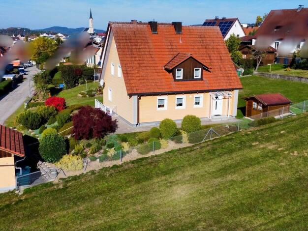 Einfamilienhaus zum Kauf 349.000 € 7 Zimmer 113 m² 688 m² Grundstück frei ab sofort Freyung Freyung 94078