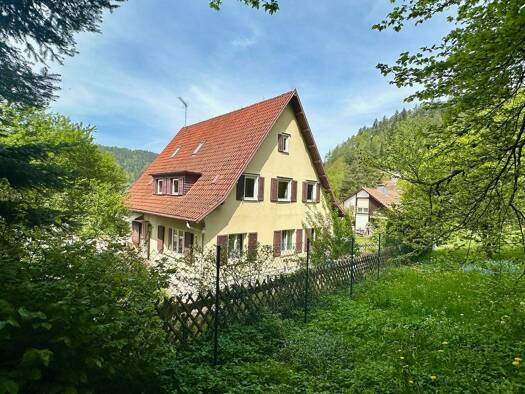 Haus zur Miete 1.850 € 7 Zimmer 212 m² 679 m² Grundstück Bad Liebenzell 75378