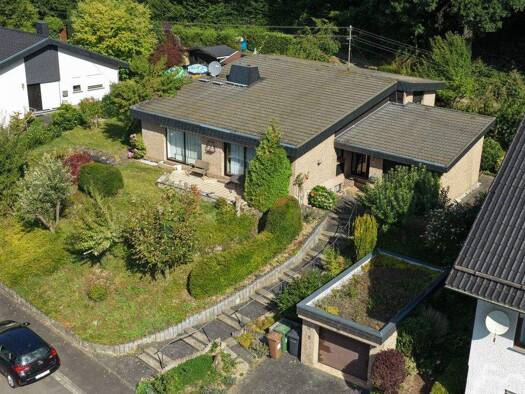 Einfamilienhaus zum Kauf 295.000 € 5 Zimmer 181 m² 840 m² Grundstück frei ab sofort Hachenburg 57627