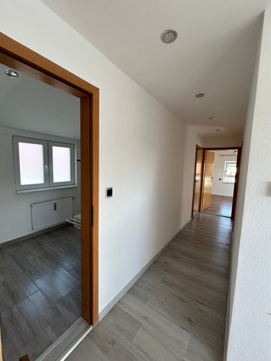 Wohnung zum Kauf 229.000 € 2,5 Zimmer 70 m² 2. Geschoss frei ab sofort Neustadt Neustadt a.d.Donau 93333