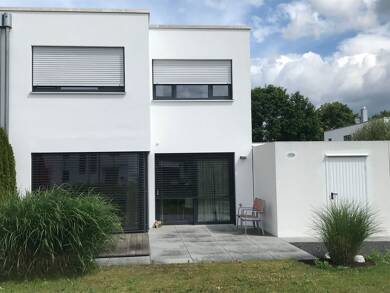 Haus zur Miete 1.720 € 4 Zimmer 96 m² 300 m² Grundstück frei ab 01.09.2025 West Landshut 84034