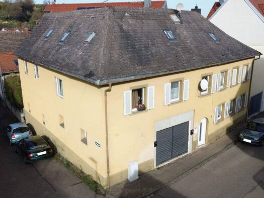 Mehrfamilienhaus zum Kauf 349.000 € 7 Zimmer 161 m² 174 m² Grundstück Bahlingen am Kaiserstuhl 79353