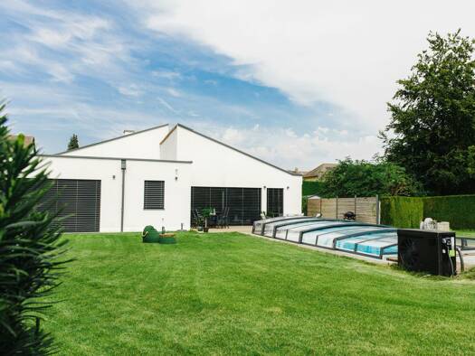 Einfamilienhaus zur Miete 3.450 € 8,5 Zimmer 285 m² 969 m² Grundstück frei ab sofort Straubing 94315