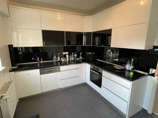 Einfamilienhaus zur Miete 3.650 € 5,5 Zimmer 160 m² 180 m² Grundstück frei ab 18.02.2027 Unterliederbach West 65929