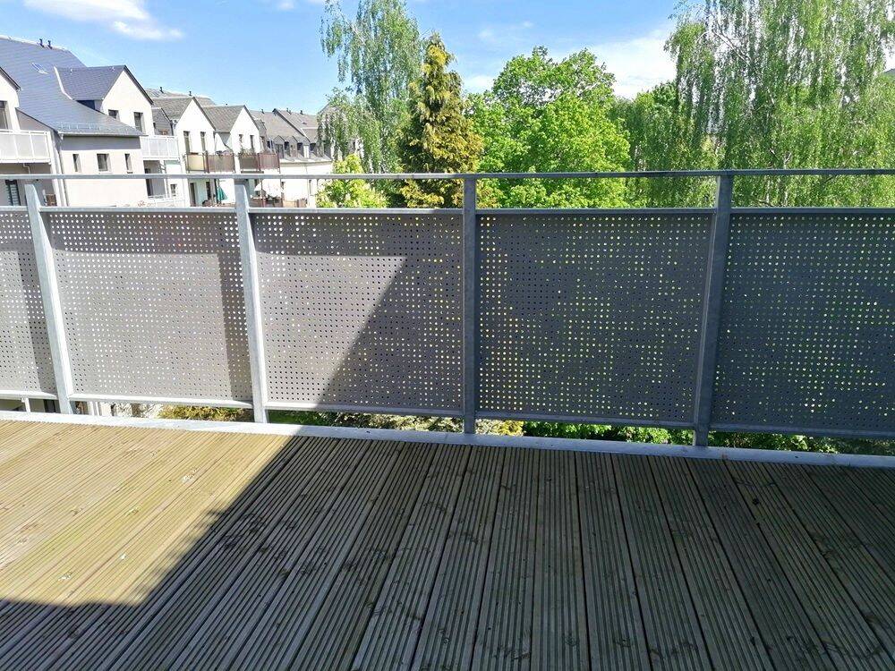 !! Voll möblierte Wohnung mit EBK, Aufzug, Balkon und PKW-Stellplatz !! – Chemnitz – Vorschaubild 11
