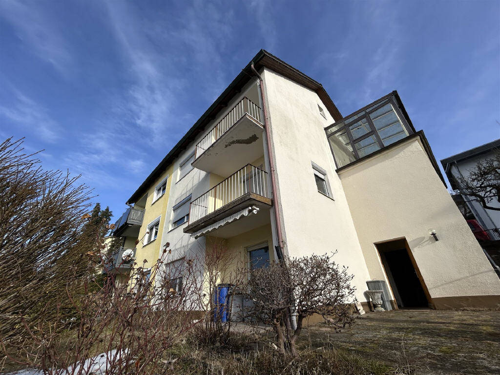 Immobilie in Cham - Sanierungsbedürftige Doppelhaushälfte in begehrter Wohnlage von Cham - Bild 0