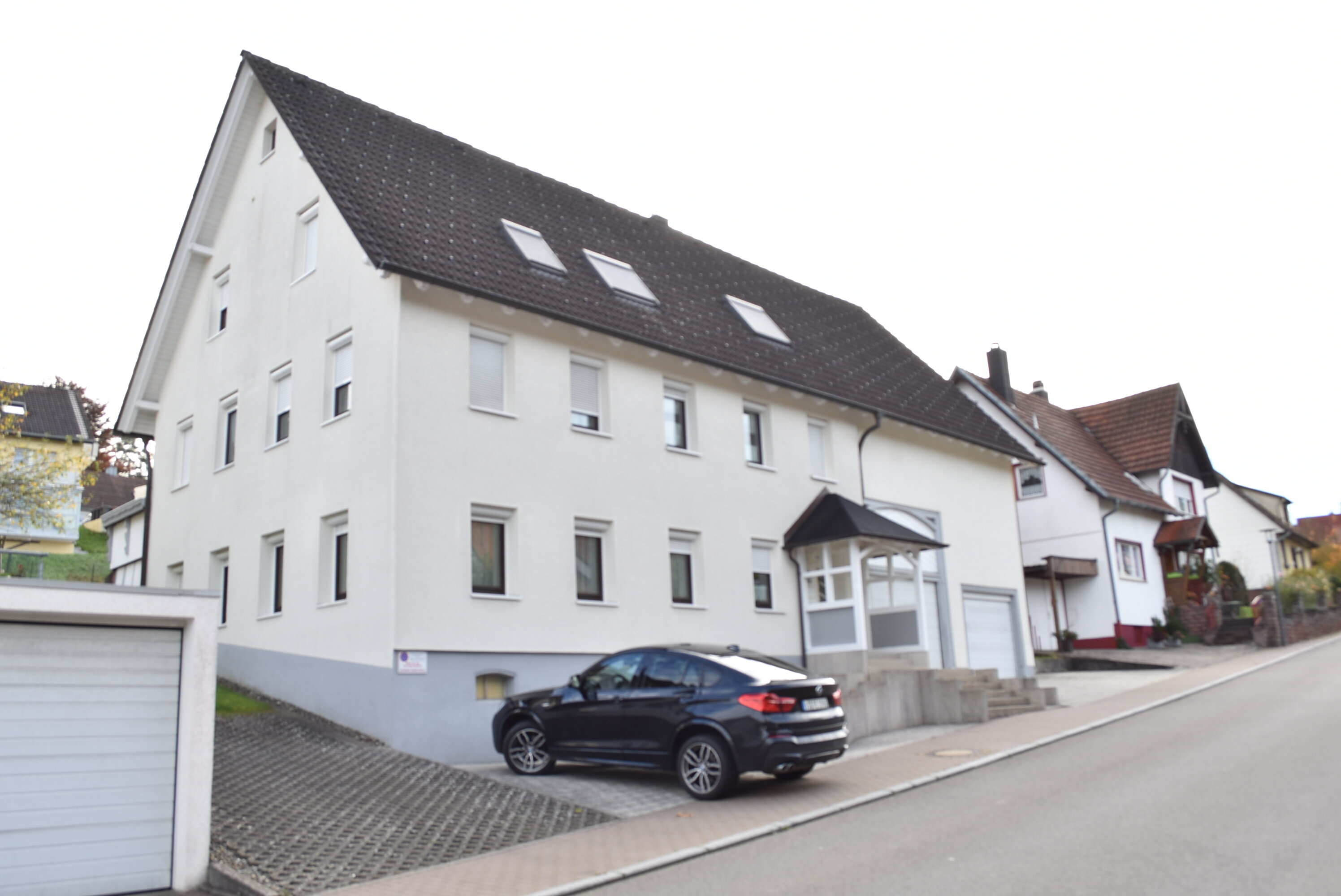 Einfamilienhaus zum Kauf als Kapitalanlage geeignet 387.000 € 8 Zimmer 250 m²<br/>Wohnfläche 976 m²<br/>Grundstück Niedereschach Niedereschach 78078