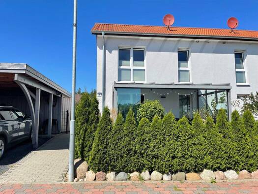 Doppelhaushälfte zur Miete 1.450 € 4 Zimmer 98 m² 311 m² Grundstück frei ab 01.05.2026 Oldenburg Oldenburg in Holstein 23758