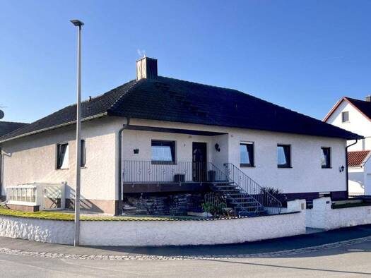 Bungalow zum Kauf 598.000 € 5 Zimmer 144,4 m² 614 m² Grundstück Eggolsheim 91330