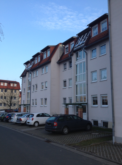 Wohnung zur Miete 365 € 2 Zimmer 58,6 m² Dachgeschoss, 3. Geschoss frei ab sofort Am Mittelweg 4 Pößneck,Stadt Pößneck 07381