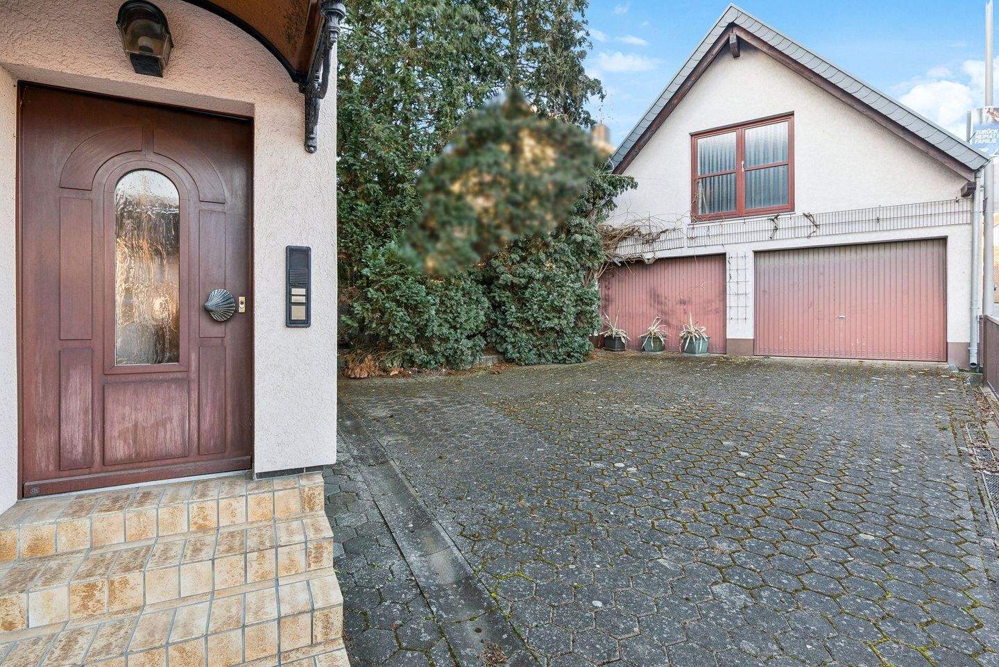 Immobilie in Grävenwiesbach - Einfamilienhaus mit großzügigem Platzangebot in Grävenwiesbach - Bild 1