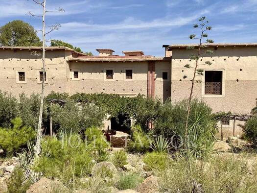 Mehrfamilienhaus zum Kauf provisionsfrei als Kapitalanlage geeignet 840.000 € 13 Zimmer 500 m² 30.000 m² Grundstück Marrakech 40000