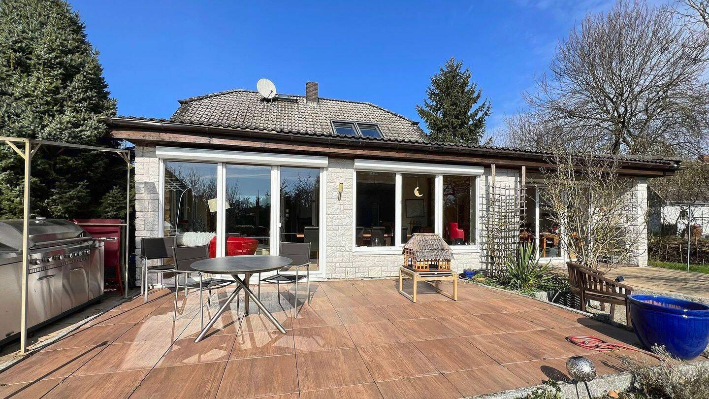 Immobilie in Grambow - Großes lichtdurchflutetes Einfamilienhaus in wunderbarer idyllischer Randlage von Schwerin - Bild 2