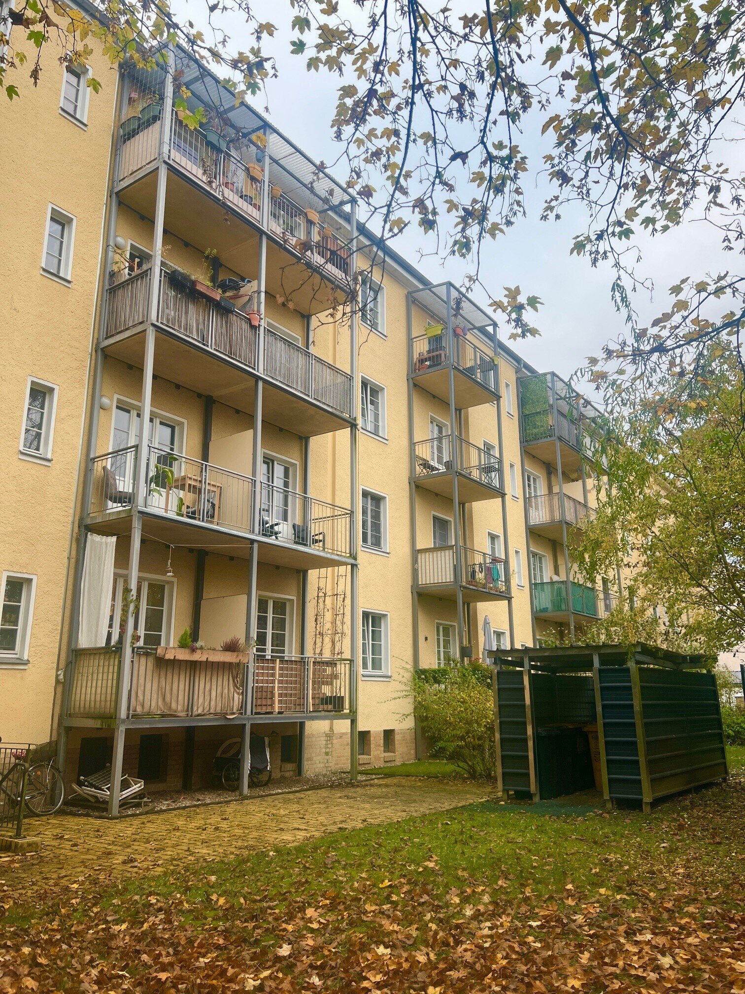 Wohnung zur Miete 1.025 € 3 Zimmer 71 m²<br/>Wohnfläche 2.<br/>Geschoss Zwenkauer Straße 19 Connewitz Leipzig 04277