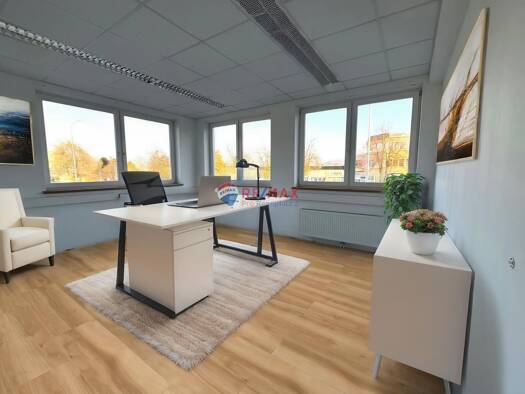 Bürofläche zur Miete 3.286 € 7 Zimmer 365,1 m² Bürofläche Innere Stadt Klagenfurt 9020