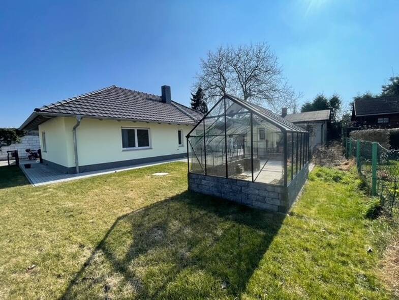 Haus zur Miete 900 € 3 Zimmer 83 m² 650 m² Grundstück Gartenweg 3 Forst-Stadt Forst (Lausitz) 03149