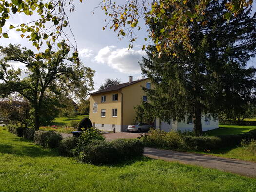 Mehrfamilienhaus zum Kauf provisionsfrei 11 Zimmer 221 m² 1.306 m² Grundstück frei ab sofort Mühlweiler 11 Mühlingen Mühlingen 78357