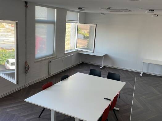 Bürofläche zur Miete provisionsfrei 3 Zimmer 79,8 m² Bürofläche teilbar von 14,2 m² bis 45 m² Weststraße Taucha 04425