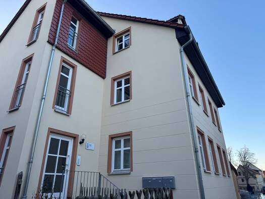Wohnung zur Miete 390 € 3 Zimmer 60 m² 2. Geschoss frei ab sofort Eisenberg Eisenberg 07607