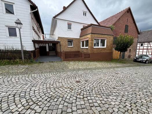 Haus zum Kauf 249.000 € 8 Zimmer 160 m² 220 m² Grundstück frei ab sofort Schwarzenborn 34639