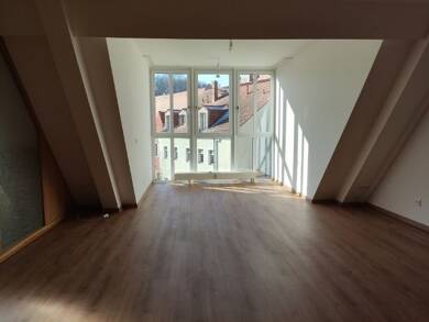 Maisonette zur Miete 990 € 5 Zimmer 143 m² Dachgeschoss, 2. Geschoss Meißen Meißen 01662