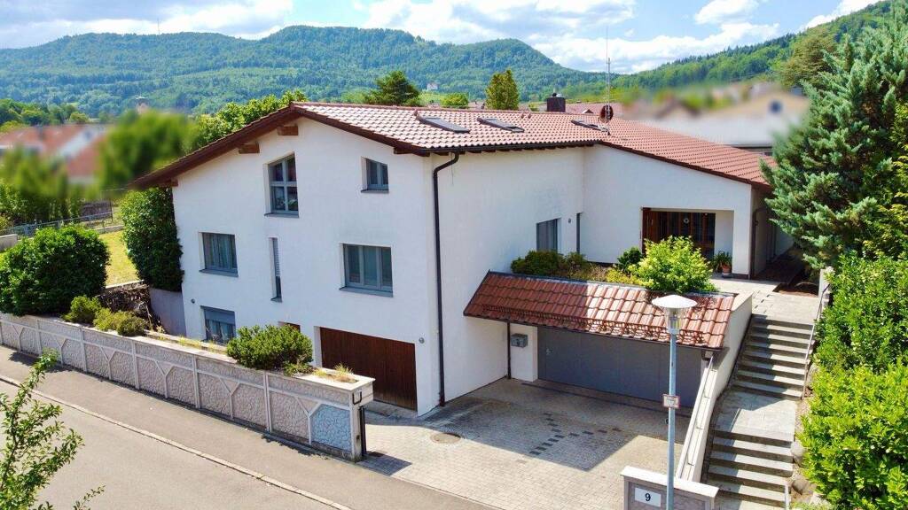 Villa zum Kauf 750.000 € 7,5 Zimmer 346 m² 1.241 m² Grundstück Boll Hechingen 72379