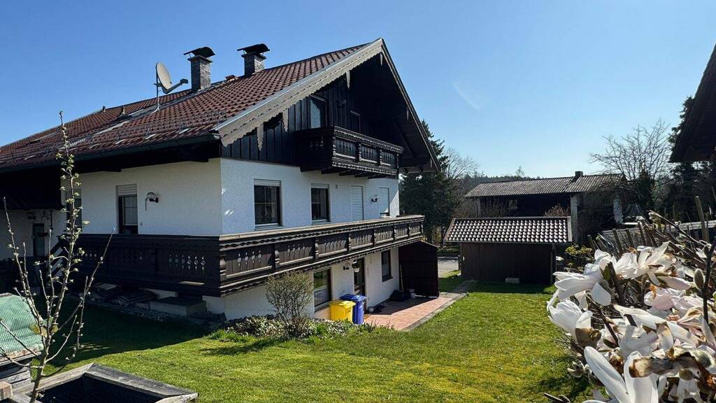 Mehrfamilienhaus zum Kauf als Kapitalanlage geeignet 540.000 € 9 Zimmer 254,6 m² 699 m² Grundstück Florianstraße 9 Reischach 84571
