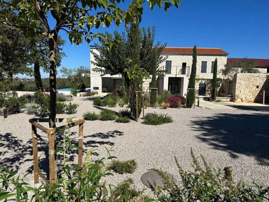 Villa zum Kauf - Erstbezug 3.500.000 € 8 Zimmer 360 m² 3.230 m² Grundstück frei ab sofort Baderna - Mompaderno 52445