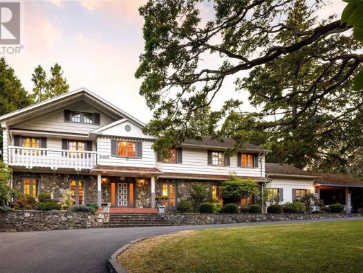 Einfamilienhaus zum Kauf 2.045.772 € 6 Zimmer 431 m² 3460 Beach Drive Oak Bay V8R6M5