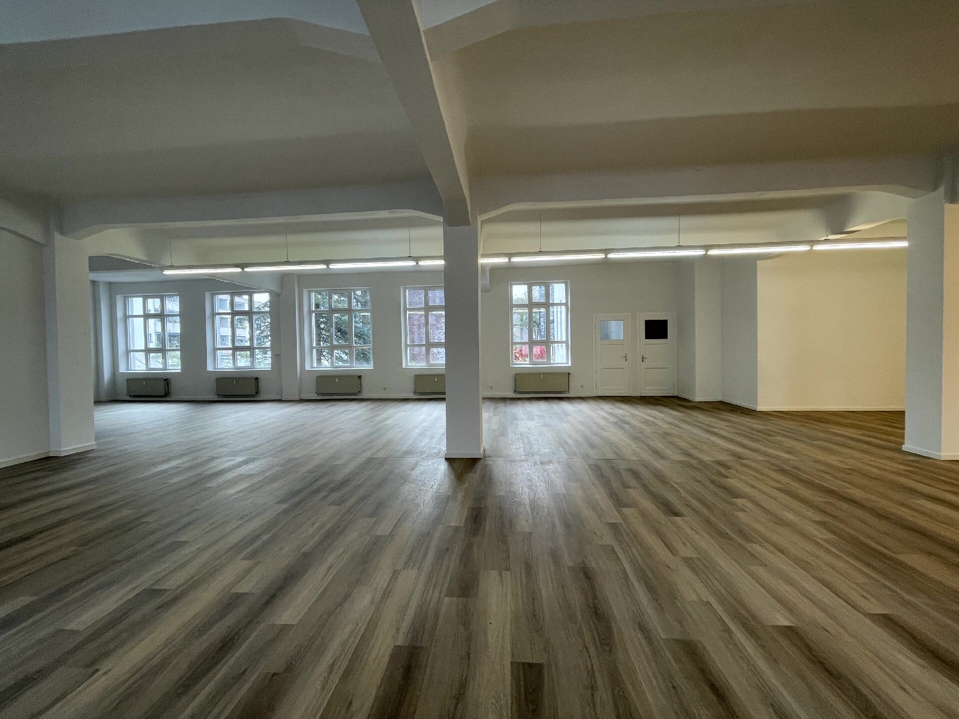 Bürogebäude zur Miete 1.530 € 5 Zimmer 255 m²<br/>Bürofläche Südring Krefeld 47798