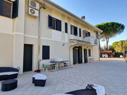 Villa zum Kauf 750.000 € 320 m² 3.000 m² Grundstück Casciana Terme Lari 56035
