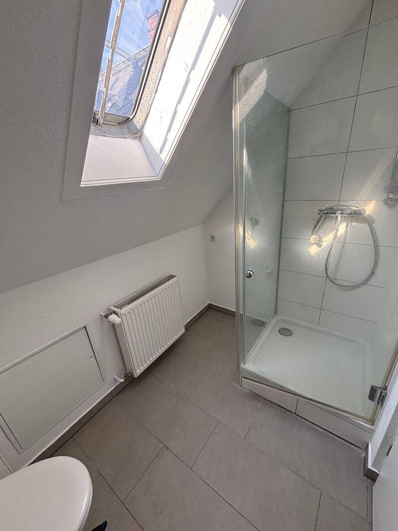 Gemütliche 2 Zimmer-DG-Wohnung in Wiesbaden – Westendstraße 30, 65195 Wiesbaden – Vorschaubild 7