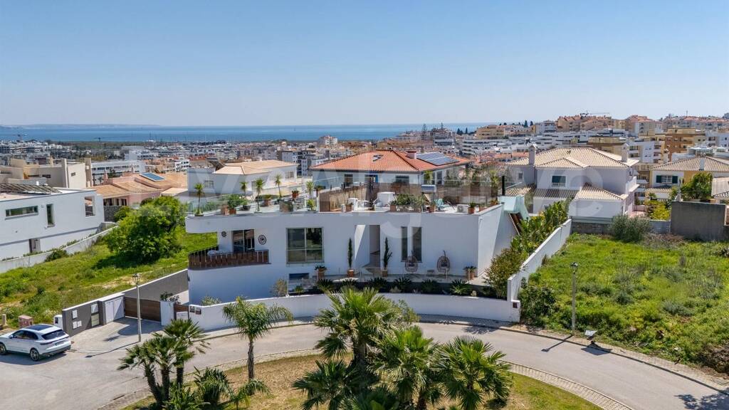 Haus zum Kauf 2.450.000 € 420 m² 614 m² Grundstück Lagos 8600