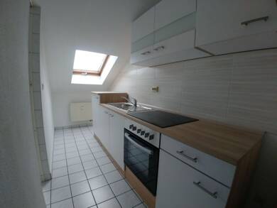 Wohnung zur Miete 216 € 2 Zimmer 36 m² Dachgeschoss, 3. Geschoss frei ab sofort Greiz Greiz 07973