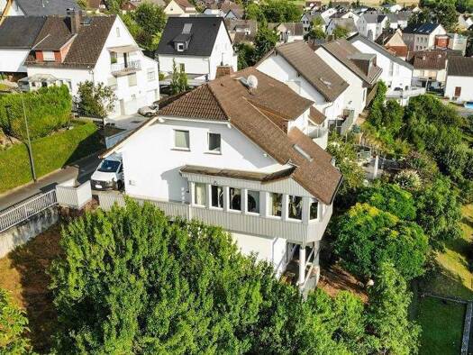 Einfamilienhaus zum Kauf 490.000 € 6 Zimmer 250 m² 408 m² Grundstück frei ab sofort Hahnstätten 65623
