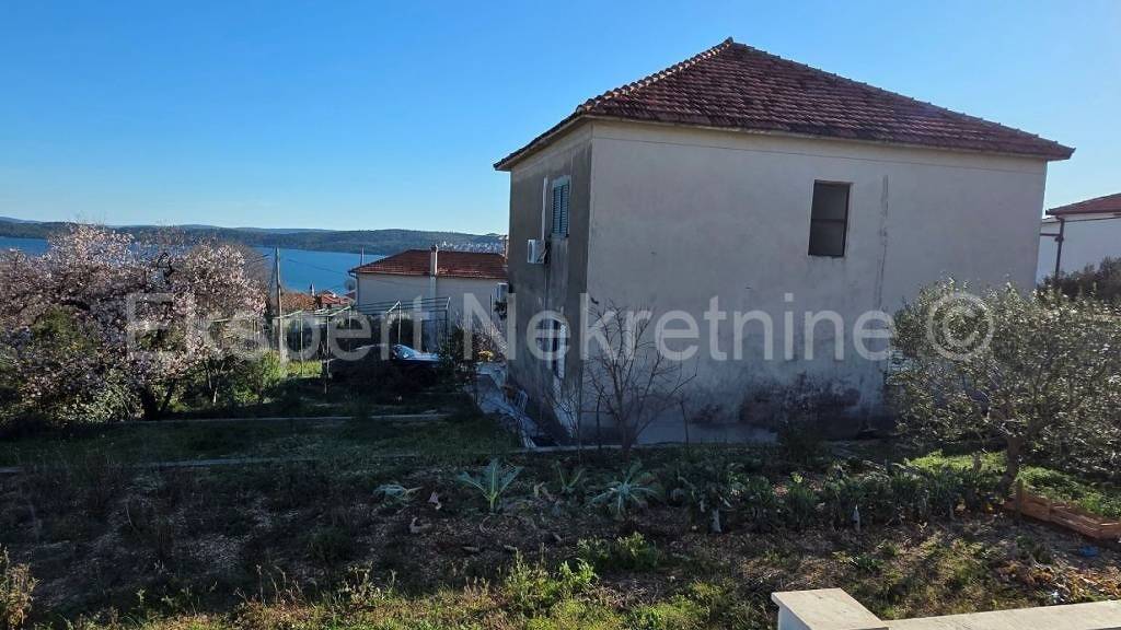 Haus zum Kauf 450.000 € 12 Zimmer 260 m² Seget