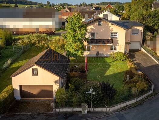 Mehrfamilienhaus zum Kauf 368.500 € 7 Zimmer 239 m² 730 m² Grundstück frei ab sofort Altenkirchen Braunfels 35619