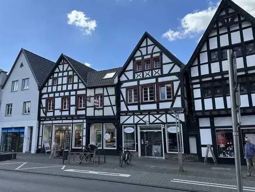 Wohnung zur Miete 1.330 € 3 Zimmer 111 m² 1. Geschoss frei ab sofort Hauptstraße 43-45 Rheinbach 53359