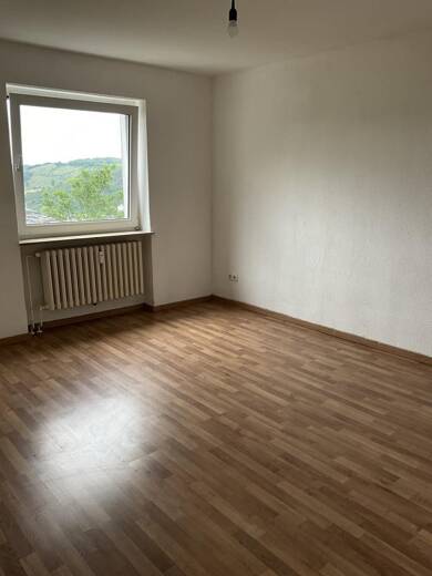 Wohnung zur Miete 589 € 4 Zimmer 75 m² 4. Geschoss frei ab 06.06.2025 Stormstraße 23 Geisweid - Ruhrst / Hoher Rain Siegen 57078