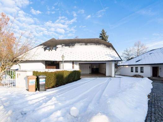 Villa zur Miete 1.900 € 8 Zimmer 350 m² 2.487 m² Grundstück Steyr 4400