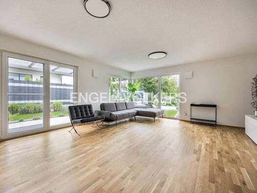 Haus zum Kauf 948.000 € 6 Zimmer 479 m² Grundstück Kleinseebach Möhrendorf 91096