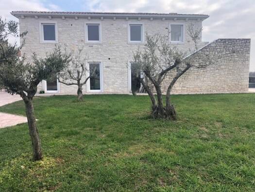 Einfamilienhaus zum Kauf 1.150.000 € 4 Zimmer 400 m² 600 m² Grundstück Brtonigla 10431