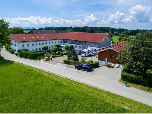Gewerbeobjekt zum Kauf als Kapitalanlage geeignet 3.950.000 € 38 Zimmer 345 m² 6.600 m² Grundstück Weng Griesstätt 83556